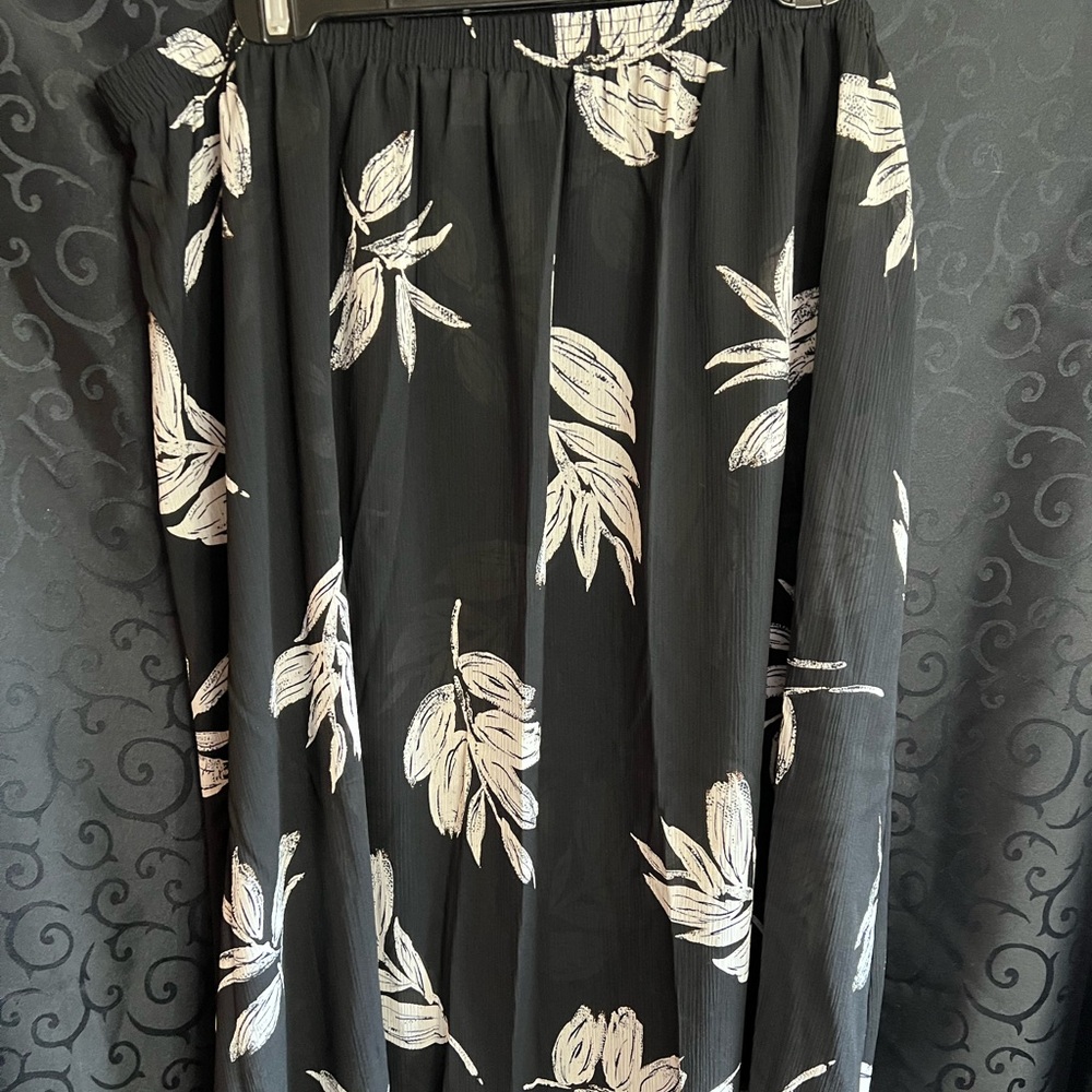 Vintage Alfred Dunner Black and White Leaf Print Skirt Sheer Plus Size